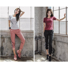 Load image into Gallery viewer, Bộ đồ thể thao nữ 2 mảnh siêu đẹp tập gym yoga hàng nhập khẩu hót hit 2018